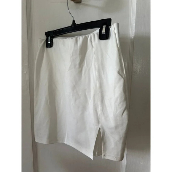 CantonWalker Women’s size x-small white skirt - Picture 2 of 5